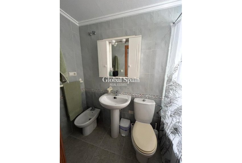 Wiederverkauf - Wohnung -
TORREVIEJA - Playa Los Locos