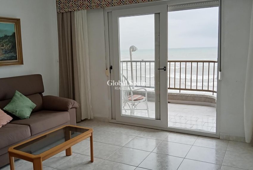 Wiederverkauf - WOHNUNG -
TORREVIEJA - PLAYA LOS LOCOS