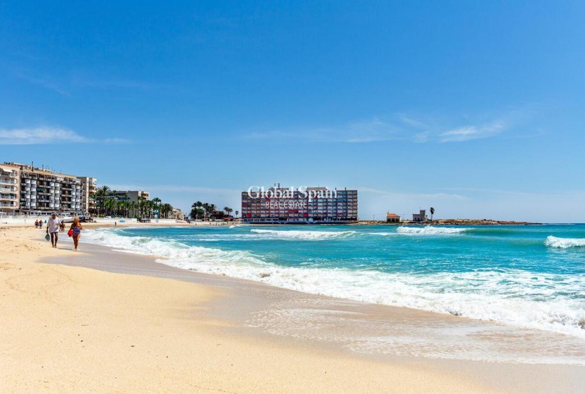 Wiederverkauf - WOHNUNG -
TORREVIEJA - PLAYA LOS LOCOS