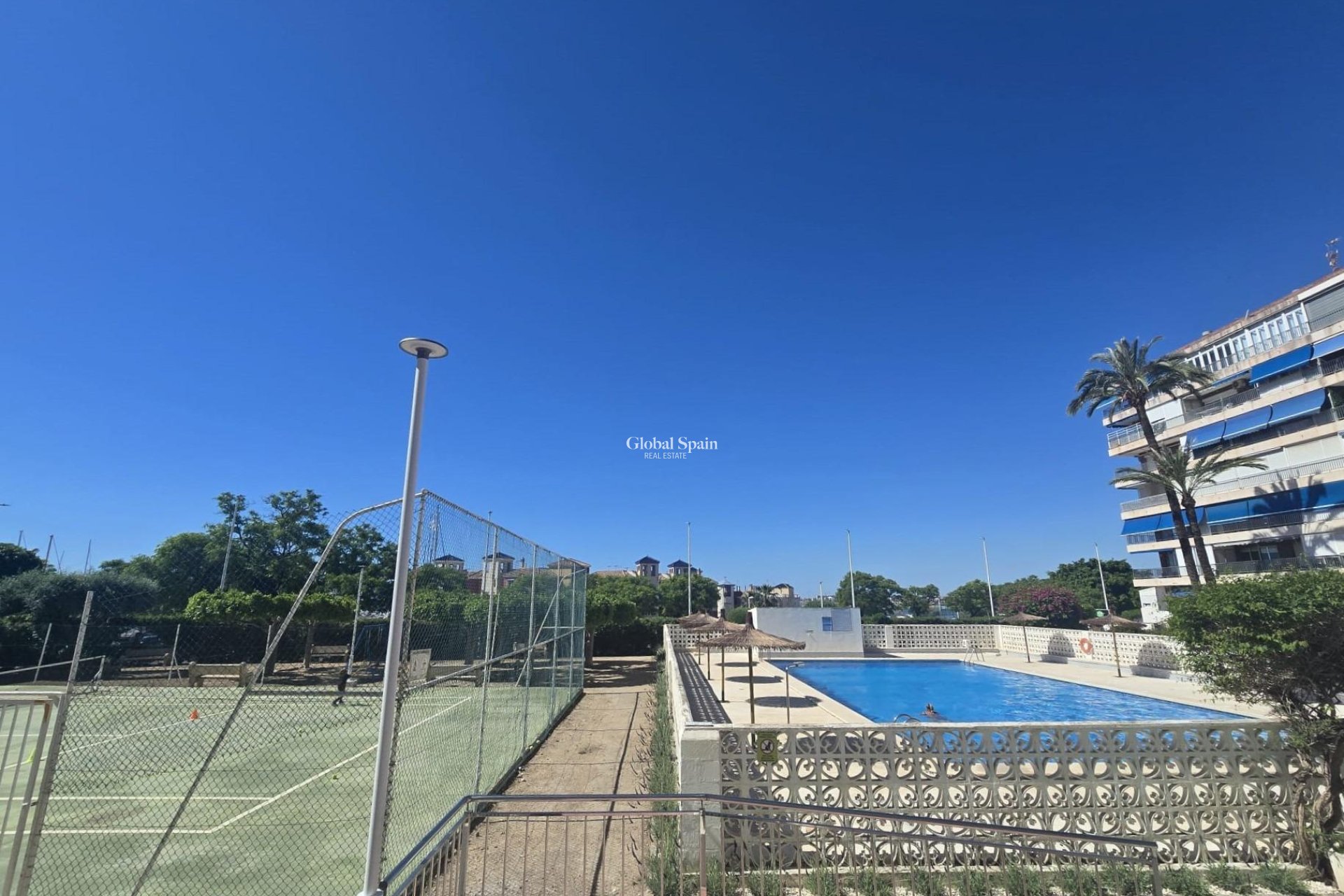 Wiederverkauf - WOHNUNG -
TORREVIEJA - Puerto Deportivo Marina Salinas