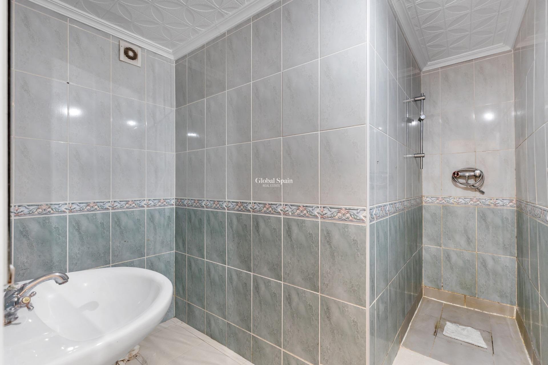 Wiederverkauf - WOHNUNG -
TORREVIEJA - Puerto Deportivo