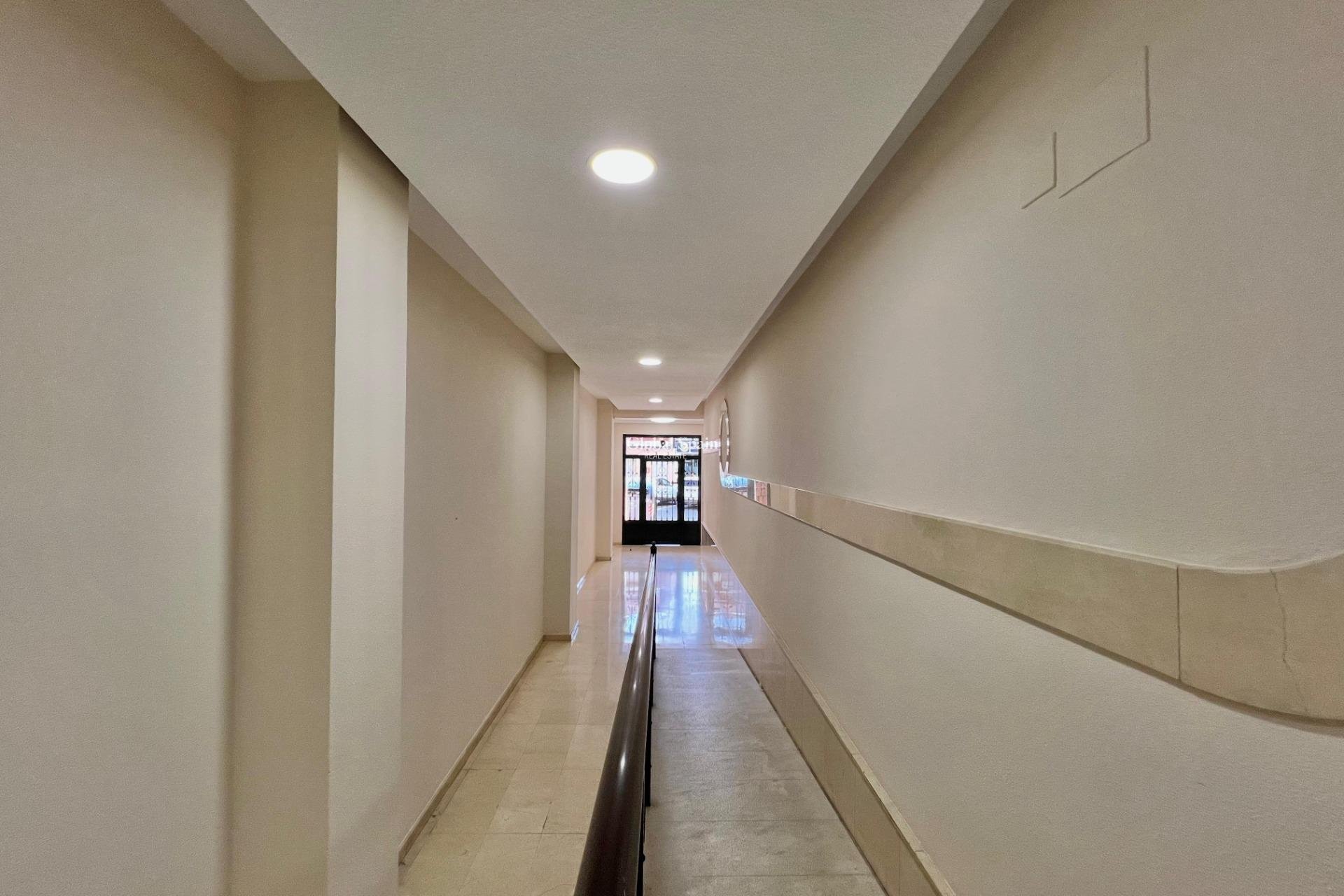 Wiederverkauf - WOHNUNG -
TORREVIEJA - Puerto Deportivo