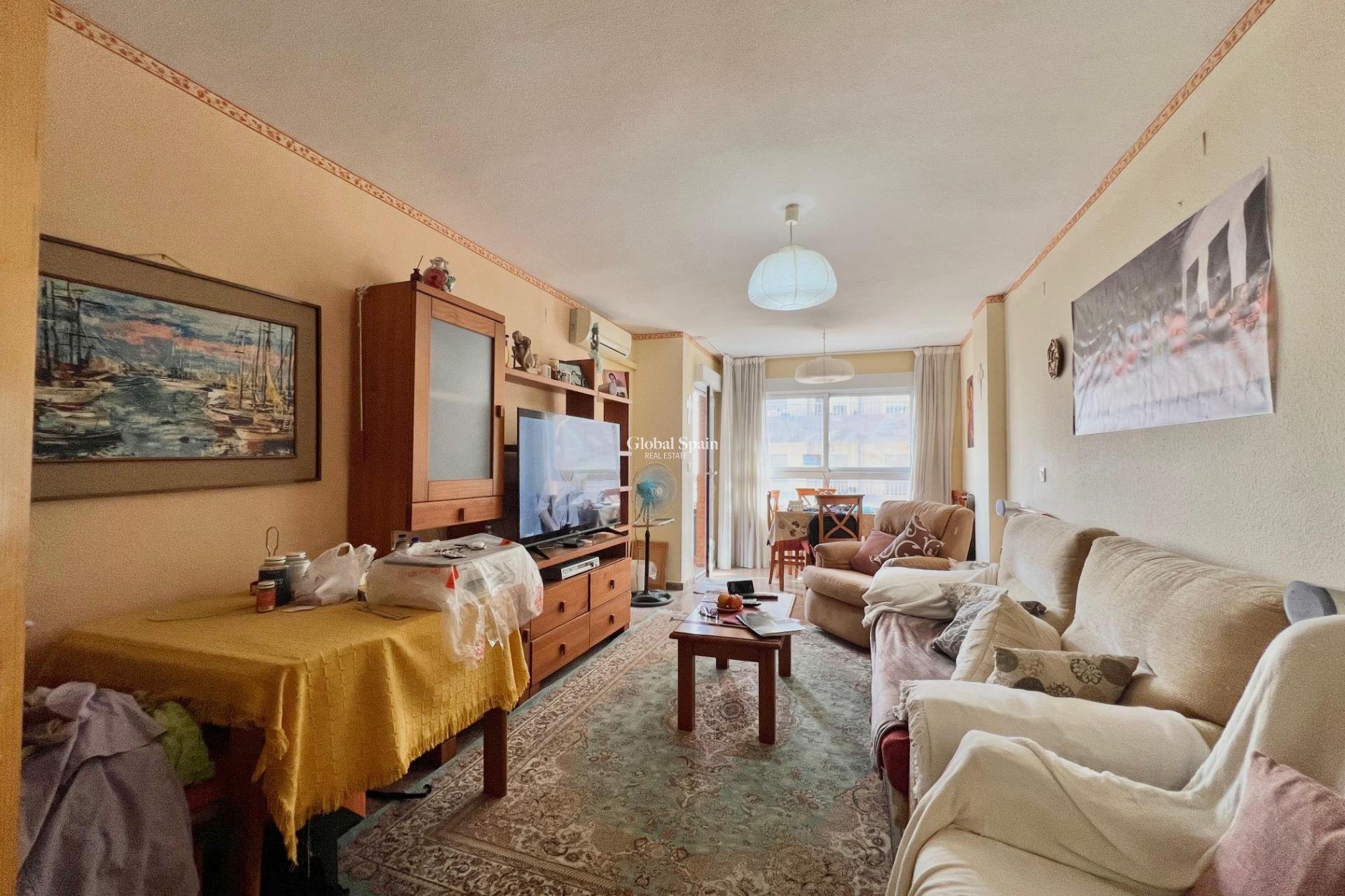 Wiederverkauf - WOHNUNG -
TORREVIEJA - Puerto Deportivo