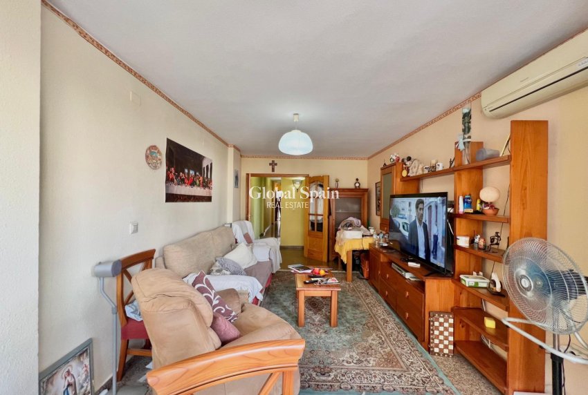 Wiederverkauf - WOHNUNG -
TORREVIEJA - Puerto Deportivo