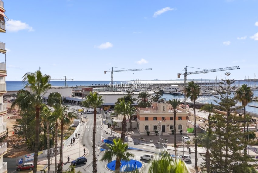 Wiederverkauf - Wohnung -
TORREVIEJA - Puerto