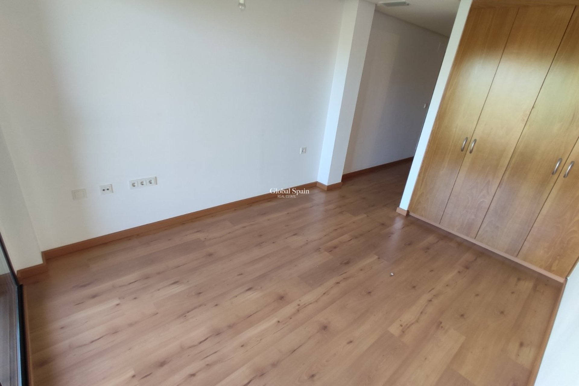 Wiederverkauf - WOHNUNG -
TORREVIEJA - Puerto