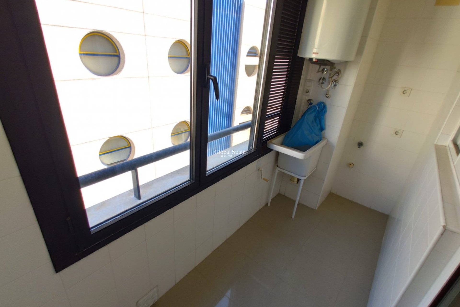 Wiederverkauf - WOHNUNG -
TORREVIEJA - Puerto