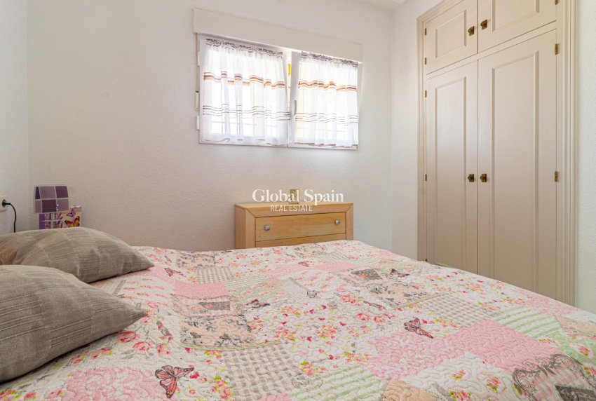 Wiederverkauf - Wohnung -
TORREVIEJA - Punta prima