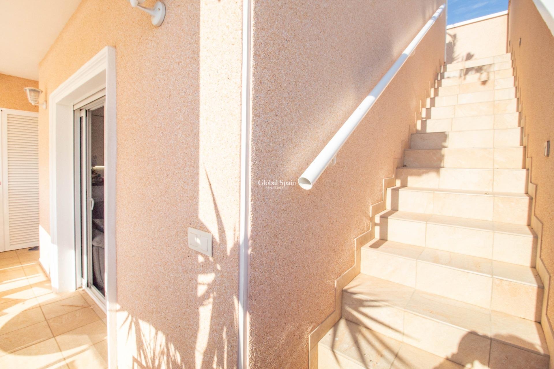 Wiederverkauf - WOHNUNG -
TORREVIEJA - Punta prima