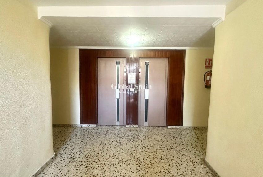 Wiederverkauf - WOHNUNG -
TORREVIEJA - Punta Prima