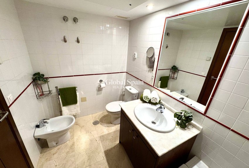 Wiederverkauf - WOHNUNG -
TORREVIEJA - Punta Prima