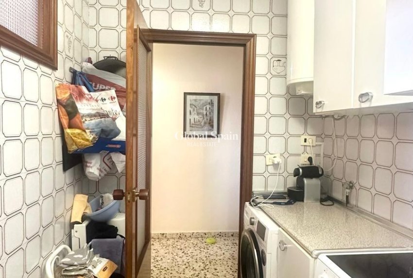 Wiederverkauf - WOHNUNG -
TORREVIEJA - Punta Prima