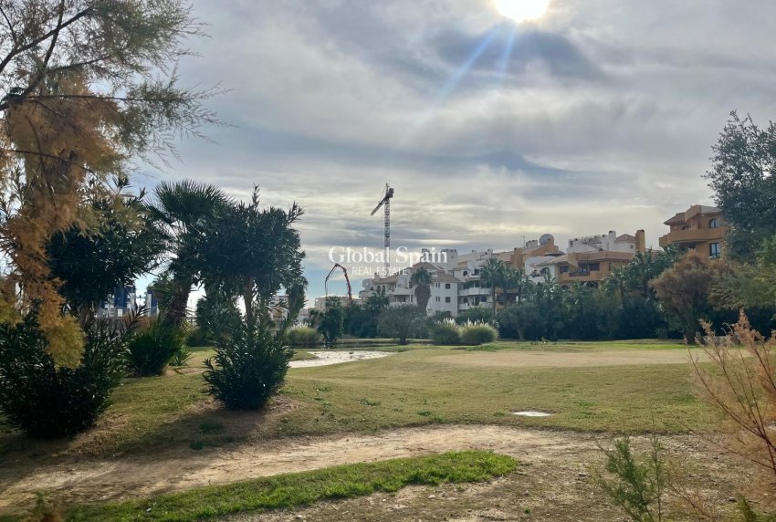 Wiederverkauf - WOHNUNG -
TORREVIEJA - Punta Prima