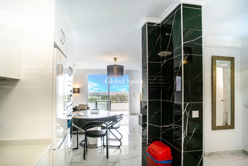 Wiederverkauf - WOHNUNG -
TORREVIEJA - Punta Prima