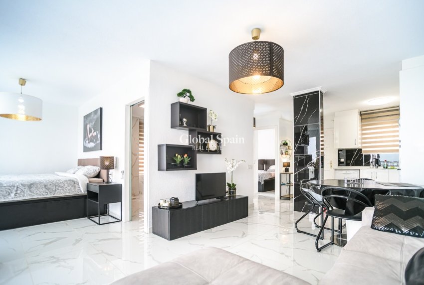 Wiederverkauf - WOHNUNG -
TORREVIEJA - Punta Prima