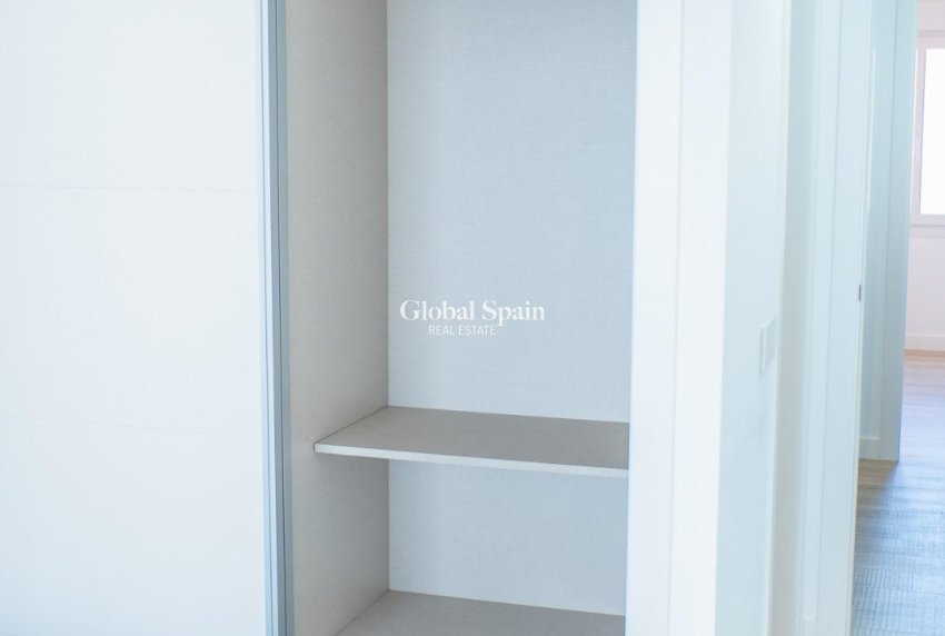 Wiederverkauf - WOHNUNG -
TORREVIEJA - Punta Prima