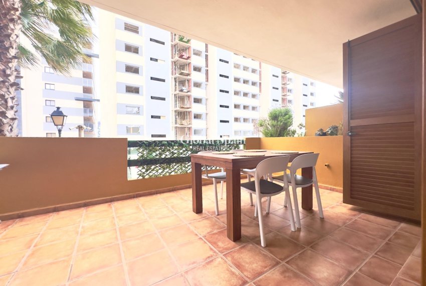 Wiederverkauf - WOHNUNG -
TORREVIEJA - Punta prima