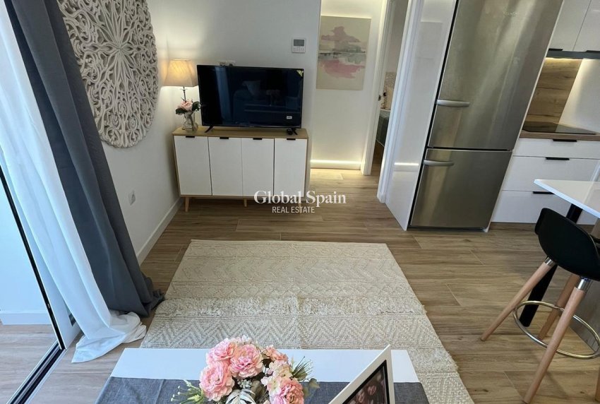 Wiederverkauf - WOHNUNG -
TORREVIEJA - Punta Prima