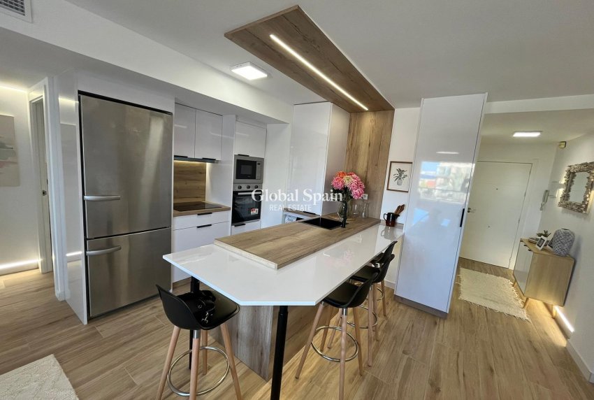 Wiederverkauf - WOHNUNG -
TORREVIEJA - Punta Prima