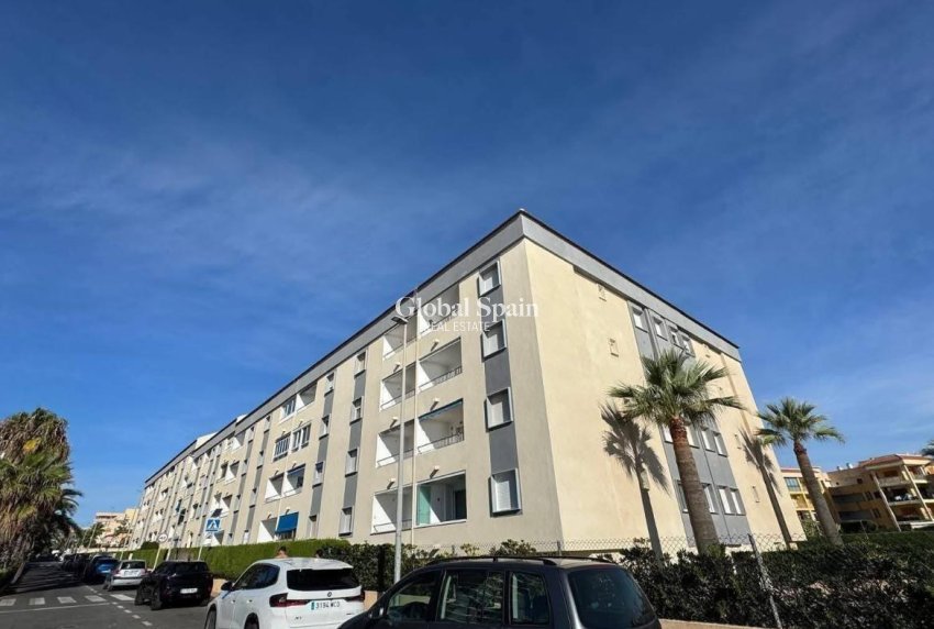 Wiederverkauf - WOHNUNG -
TORREVIEJA - Punta Prima