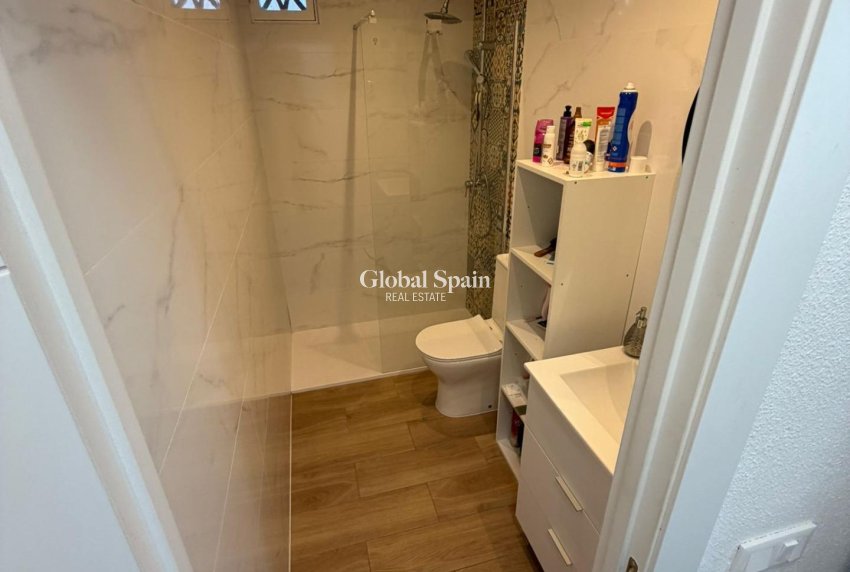 Wiederverkauf - WOHNUNG -
TORREVIEJA - Punta Prima