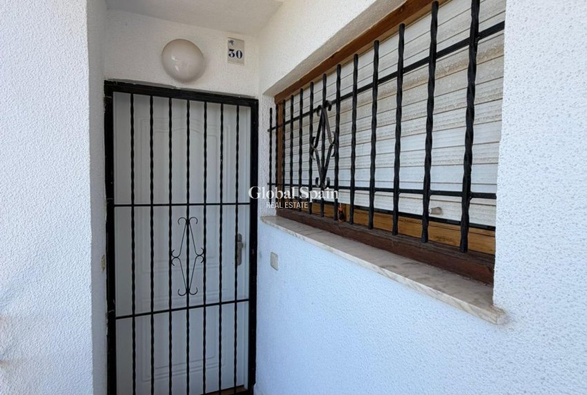 Wiederverkauf - WOHNUNG -
TORREVIEJA - Punta Prima