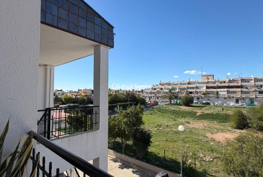Wiederverkauf - WOHNUNG -
TORREVIEJA - Punta Prima