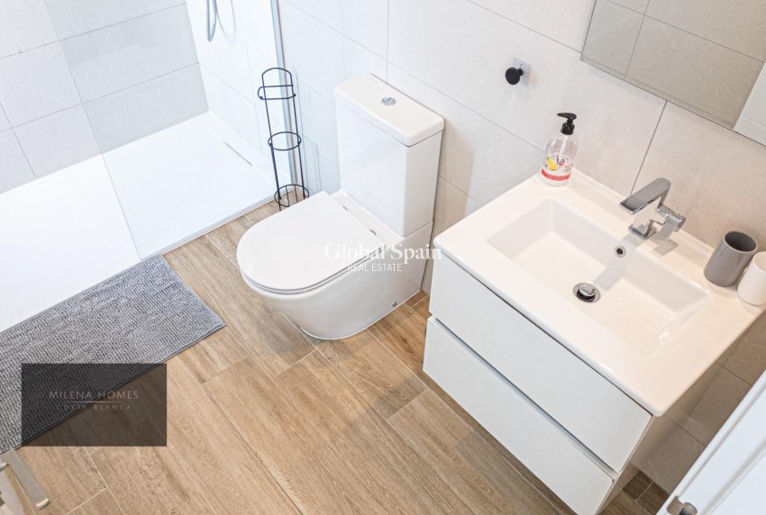 Wiederverkauf - WOHNUNG -
TORREVIEJA - Punta Prima