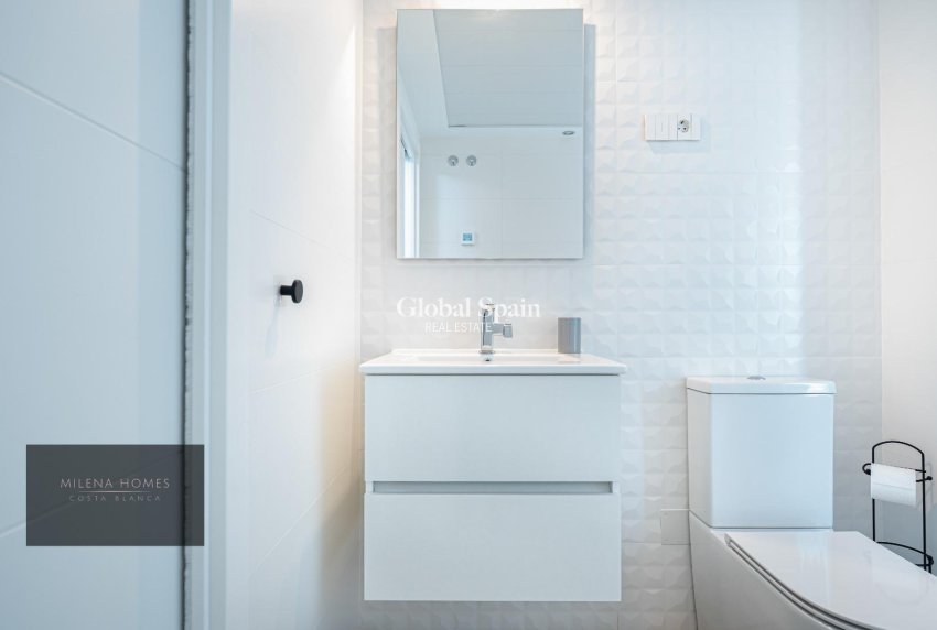 Wiederverkauf - WOHNUNG -
TORREVIEJA - Punta Prima