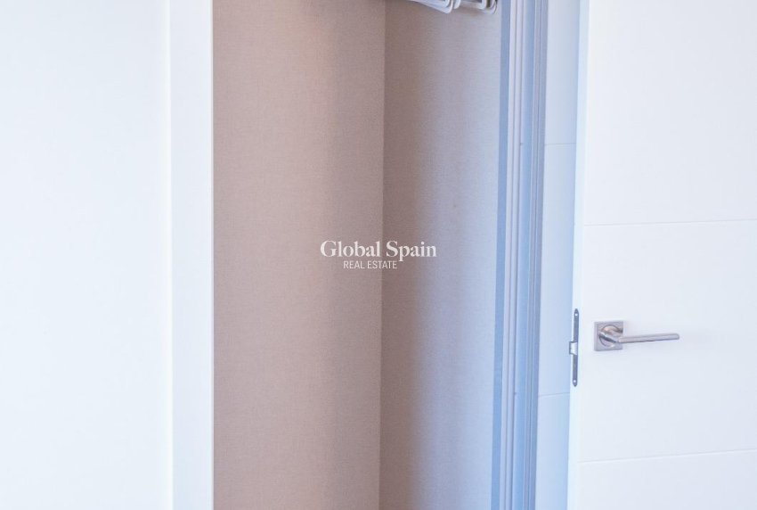 Wiederverkauf - WOHNUNG -
TORREVIEJA - Punta Prima