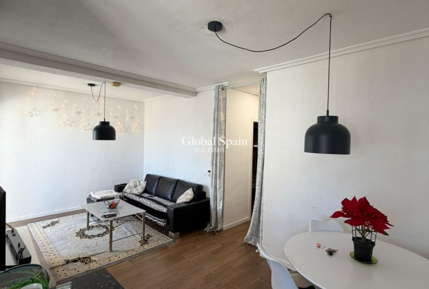 Wiederverkauf - WOHNUNG -
TORREVIEJA - Punta Prima
