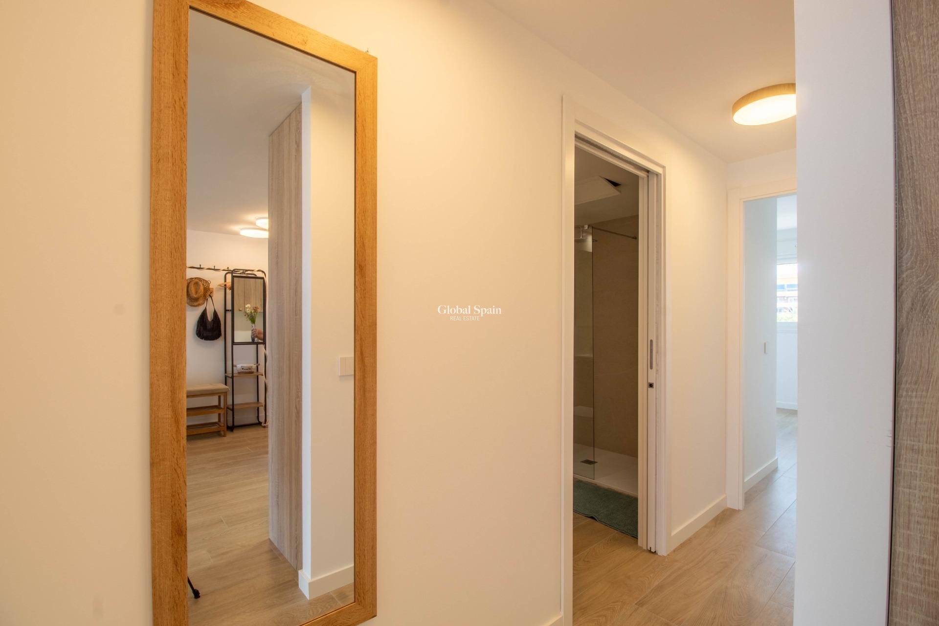 Wiederverkauf - WOHNUNG -
TORREVIEJA - Punta prima