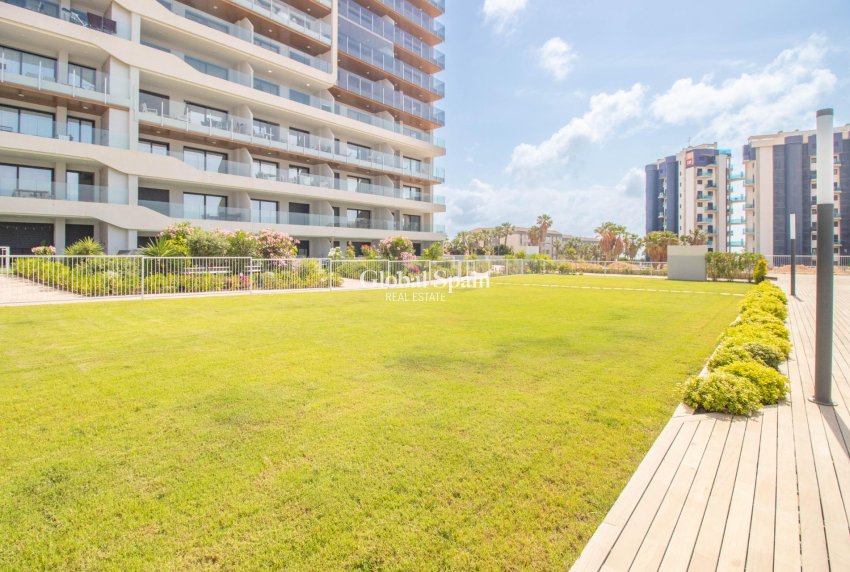 Wiederverkauf - WOHNUNG -
TORREVIEJA - Punta prima