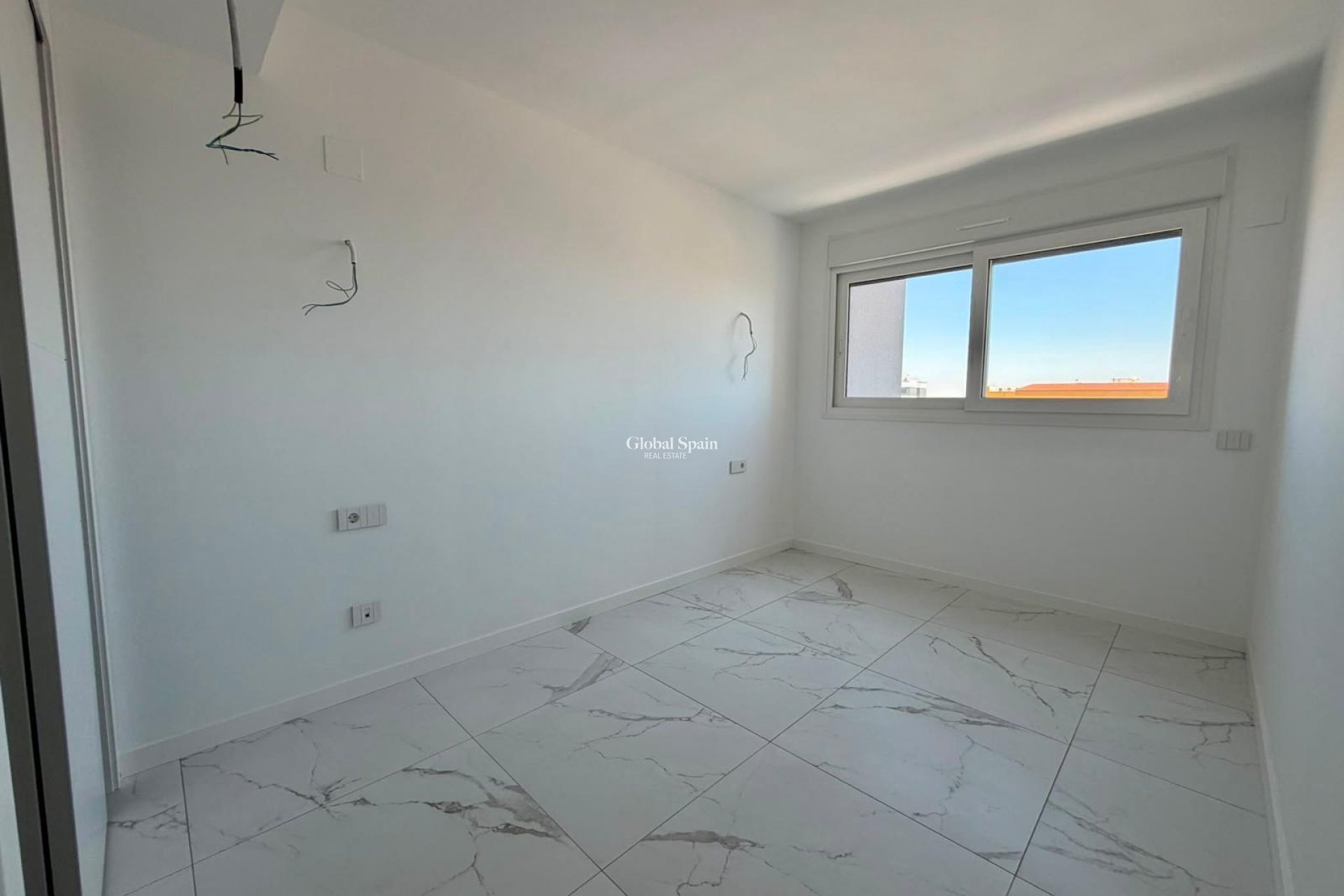 Wiederverkauf - WOHNUNG -
TORREVIEJA - Punta Prima