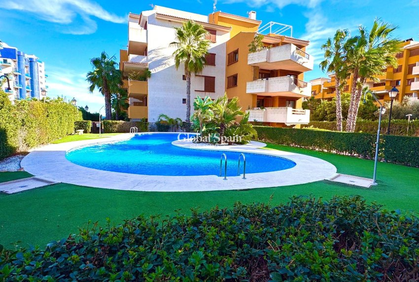 Wiederverkauf - WOHNUNG -
TORREVIEJA - Punta Prima