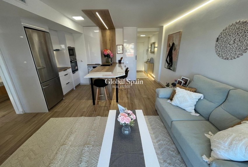 Wiederverkauf - WOHNUNG -
TORREVIEJA - Punta Prima