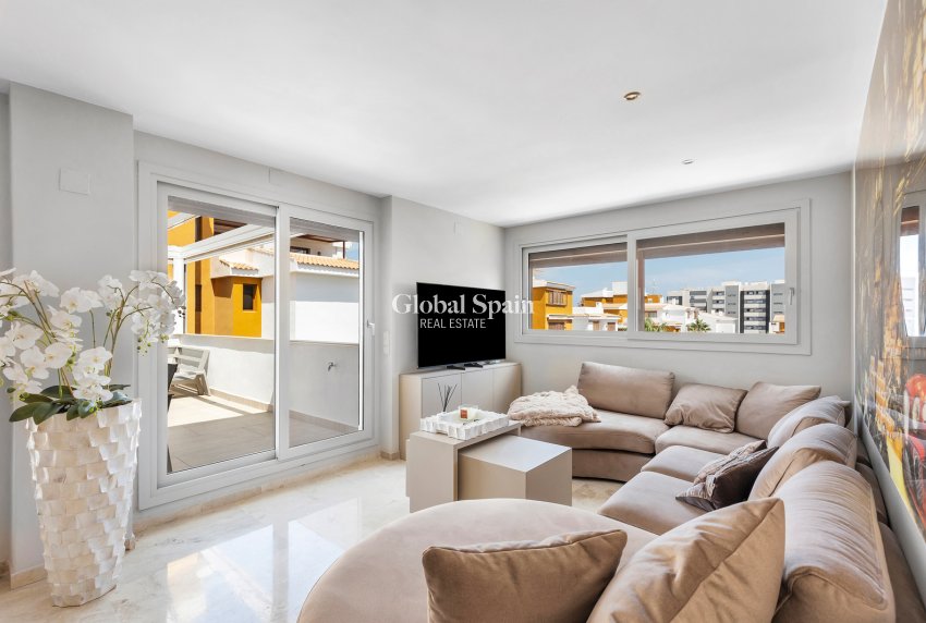 Wiederverkauf - WOHNUNG -
TORREVIEJA - Punta Prima