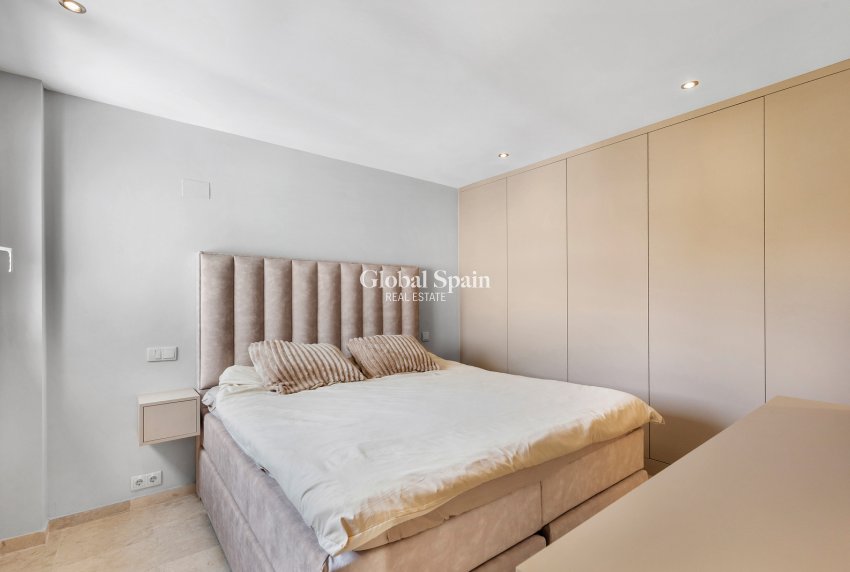 Wiederverkauf - WOHNUNG -
TORREVIEJA - Punta Prima