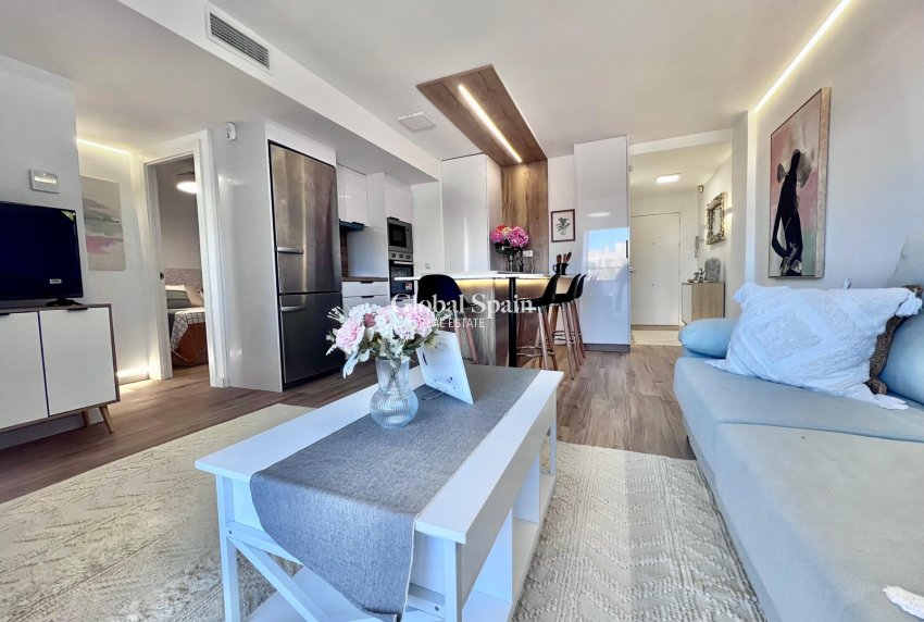 Wiederverkauf - WOHNUNG -
TORREVIEJA - Punta prima