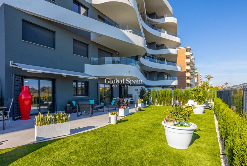 Wiederverkauf - WOHNUNG -
TORREVIEJA - Rocio del Mar
