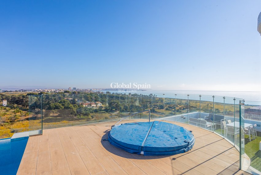 Wiederverkauf - WOHNUNG -
TORREVIEJA - Rocio del Mar