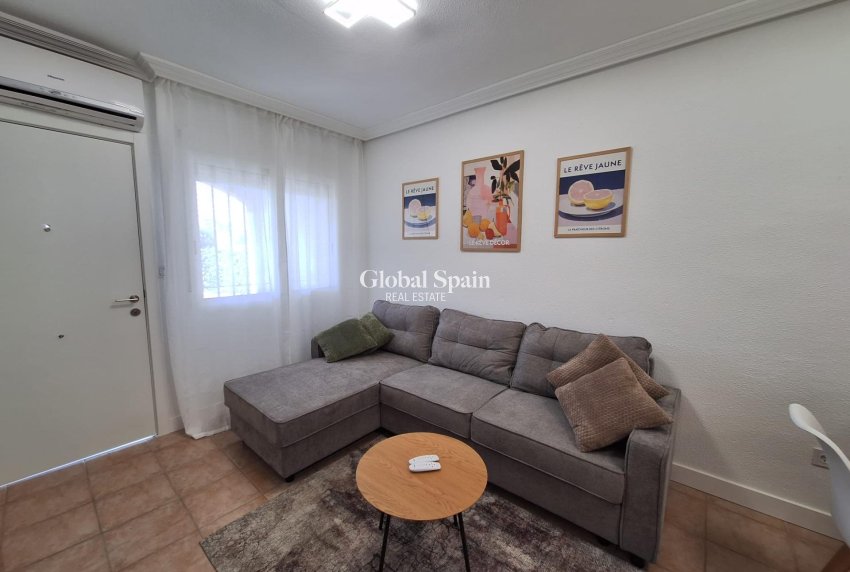 Wiederverkauf - WOHNUNG -
TORREVIEJA - Sector 25