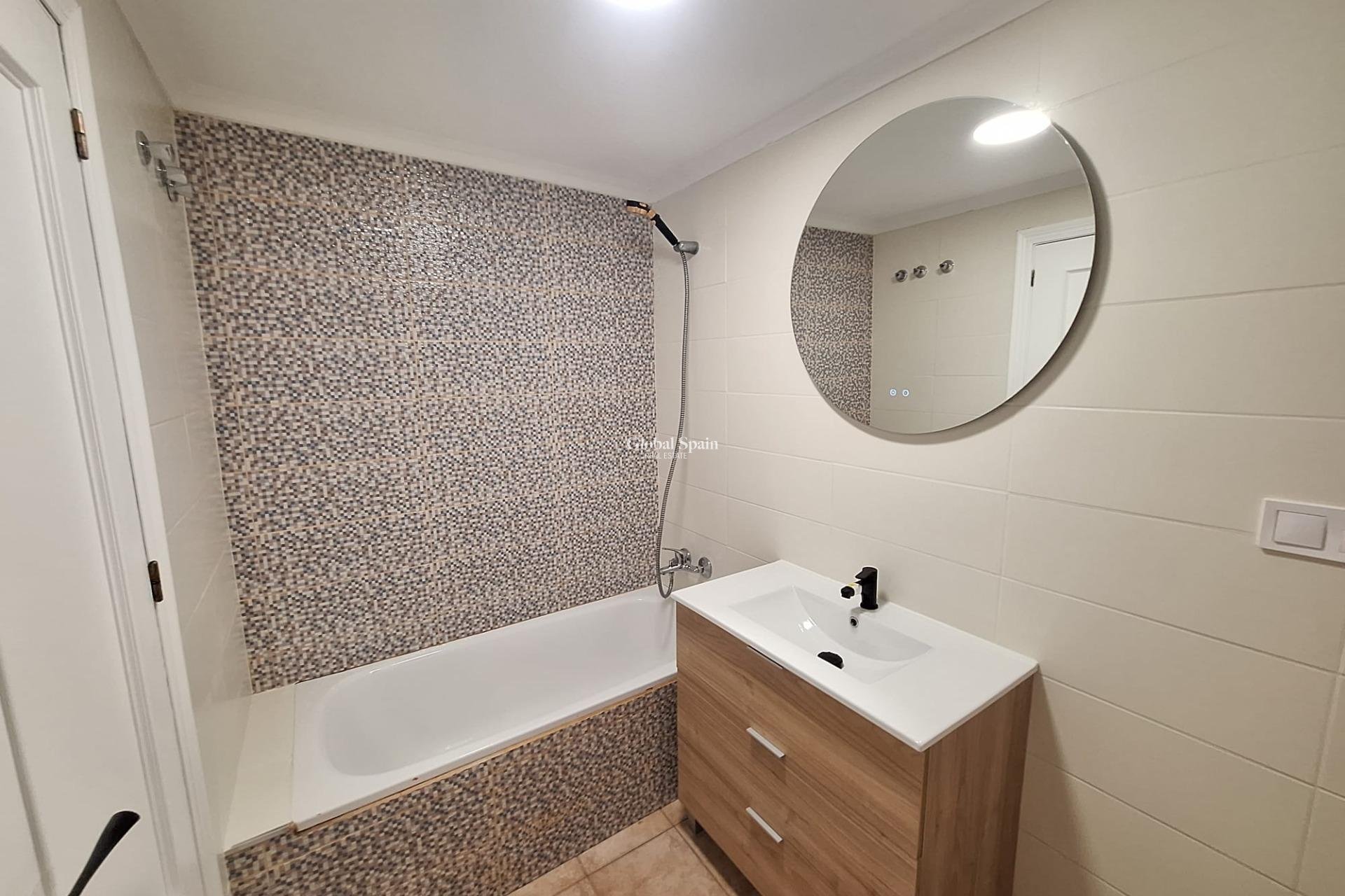 Wiederverkauf - WOHNUNG -
TORREVIEJA - Sector 25
