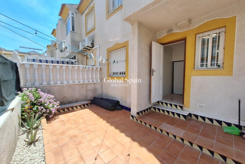 Wiederverkauf - WOHNUNG -
TORREVIEJA - Sector 25
