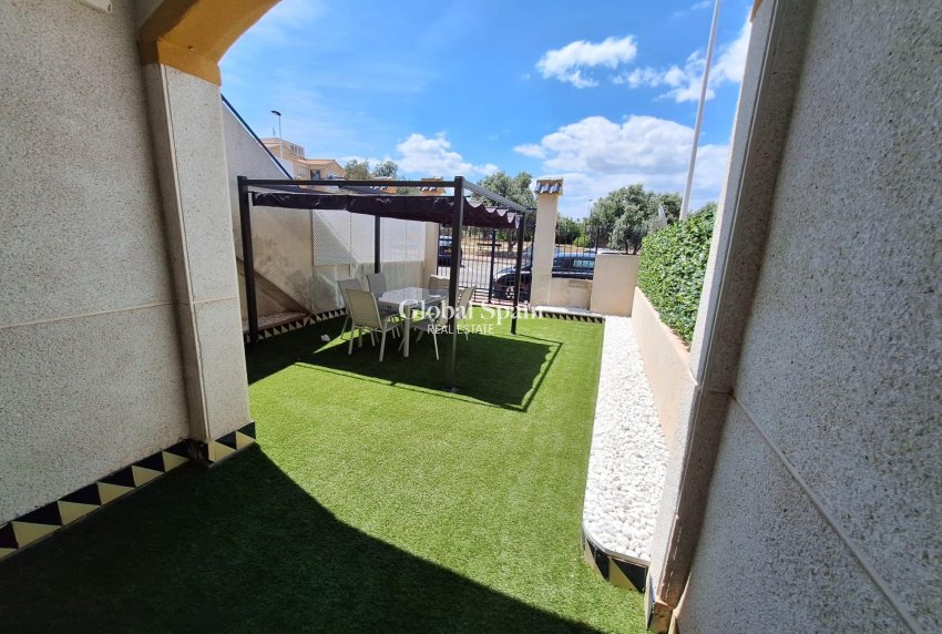Wiederverkauf - WOHNUNG -
TORREVIEJA - Sector 25