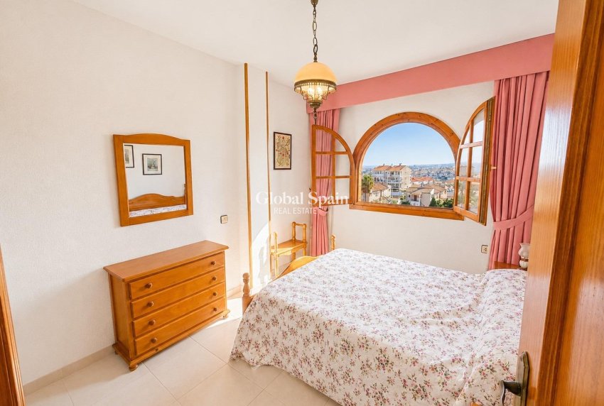 Wiederverkauf - WOHNUNG -
TORREVIEJA - Torre del moro