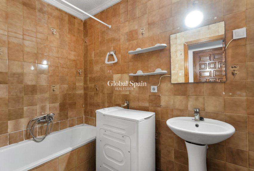 Wiederverkauf - WOHNUNG -
TORREVIEJA - Torre del moro