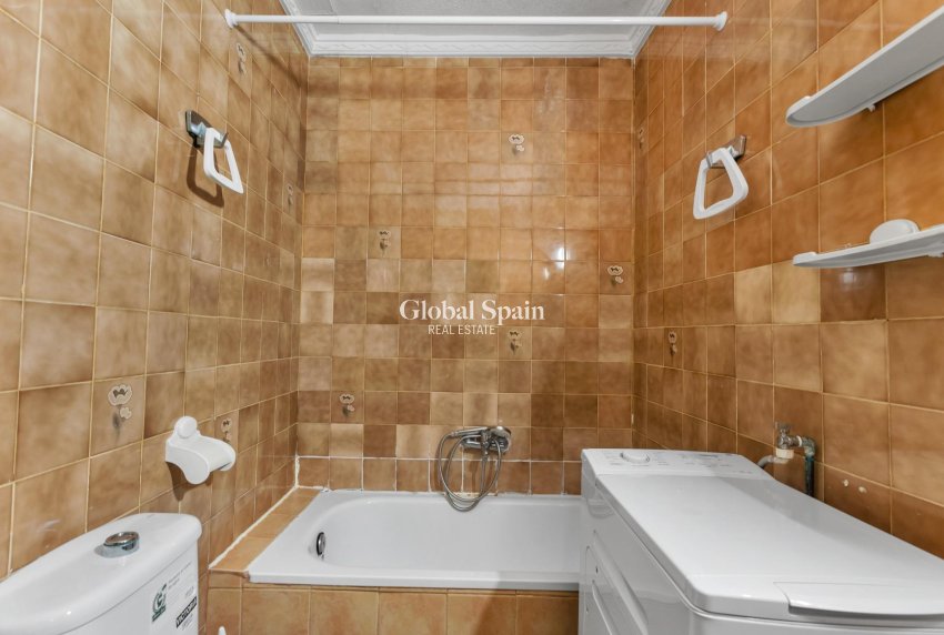 Wiederverkauf - WOHNUNG -
TORREVIEJA - Torre del moro