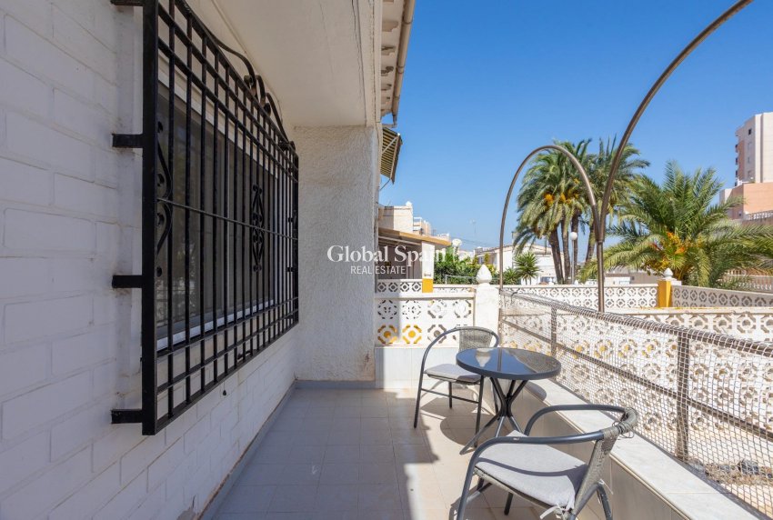 Wiederverkauf - WOHNUNG -
TORREVIEJA - Torre del moro