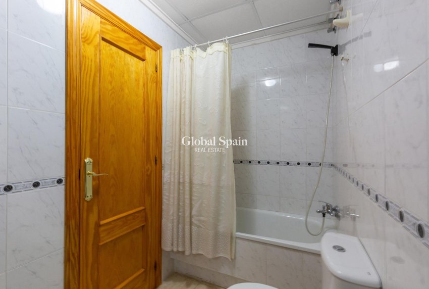 Wiederverkauf - Wohnung -
TORREVIEJA - Torreblanca